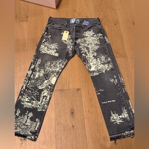 BETTER WITH AGE VINTAGE LEVI’S